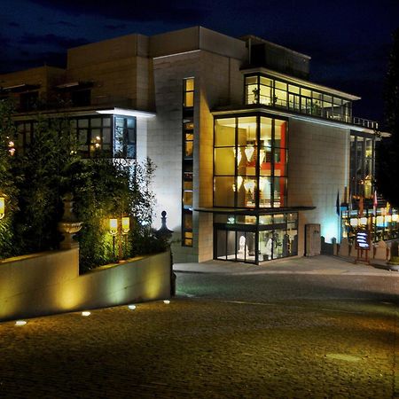 Pazo Los Escudos Hotel Spa & Resort Vigo Eksteriør bilde The main entrance of the museum