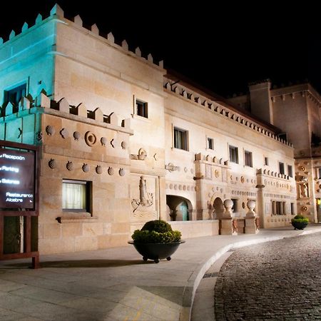 Pazo Los Escudos Hotel Spa & Resort Vigo Eksteriør bilde The Palace of the Dukes of Alba, the seat of the government of the Community of Madrid.