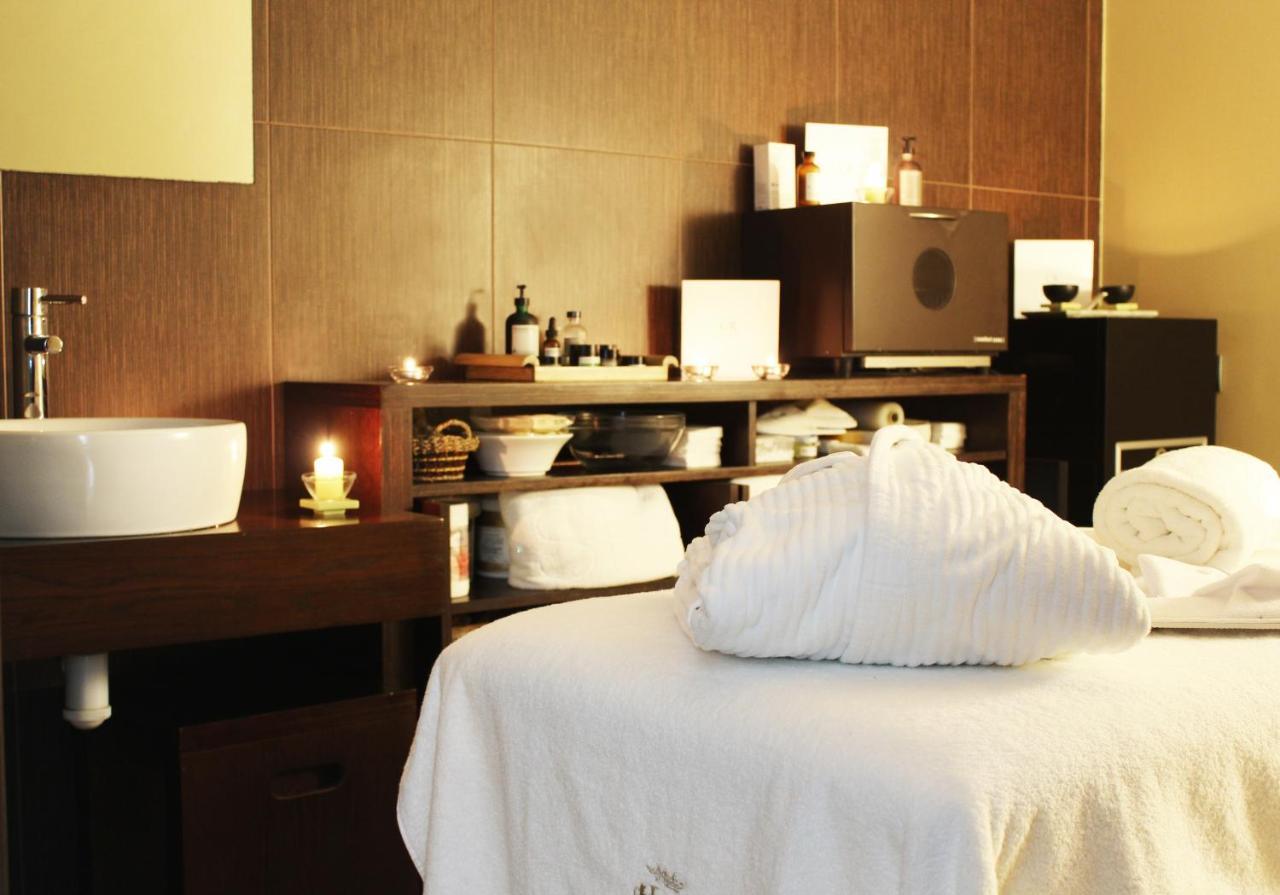 Pazo Los Escudos Hotel Spa & Resort Vigo Eksteriør bilde A treatment room at the spa