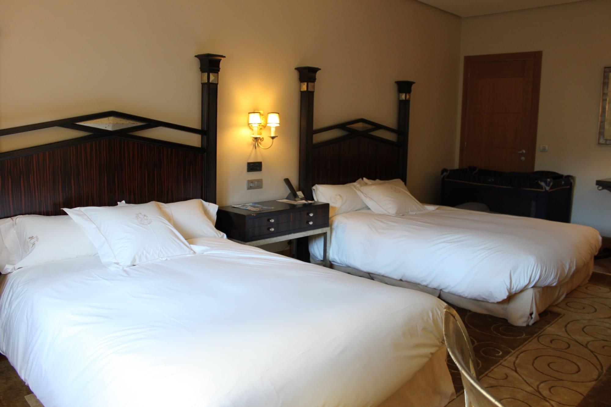 Pazo Los Escudos Hotel Spa & Resort Vigo Eksteriør bilde A room at the hotel
