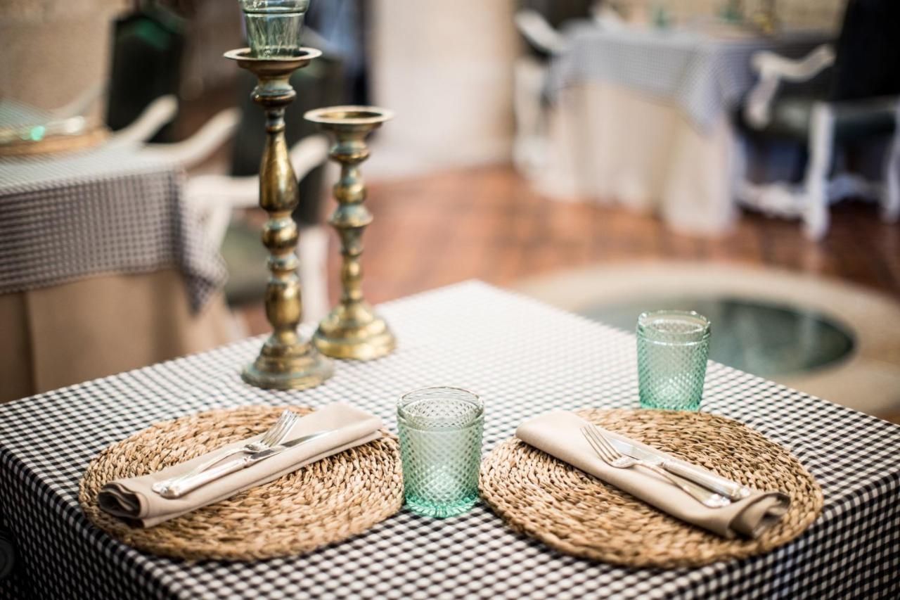 Pazo Los Escudos Hotel Spa & Resort Vigo Eksteriør bilde A place setting