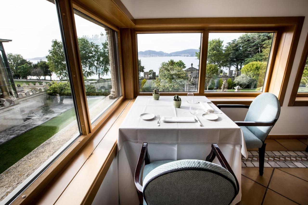 Pazo Los Escudos Hotel Spa & Resort Vigo Eksteriør bilde Restaurant "La Table du Lac"