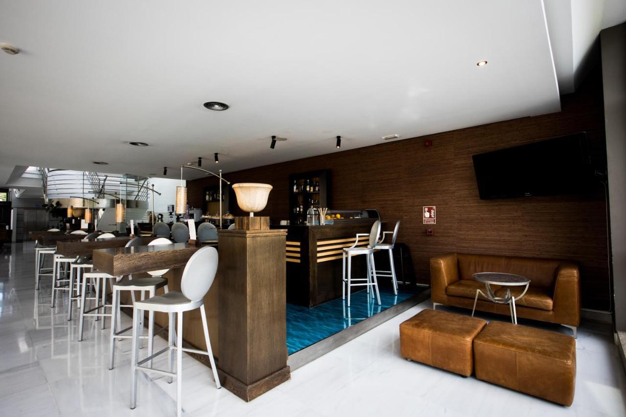 Pazo Los Escudos Hotel Spa & Resort Vigo Eksteriør bilde The lounge at the airport.