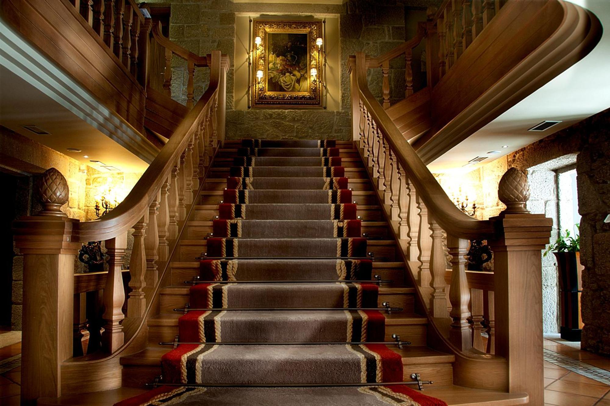 Pazo Los Escudos Hotel Spa & Resort Vigo Eksteriør bilde The staircase