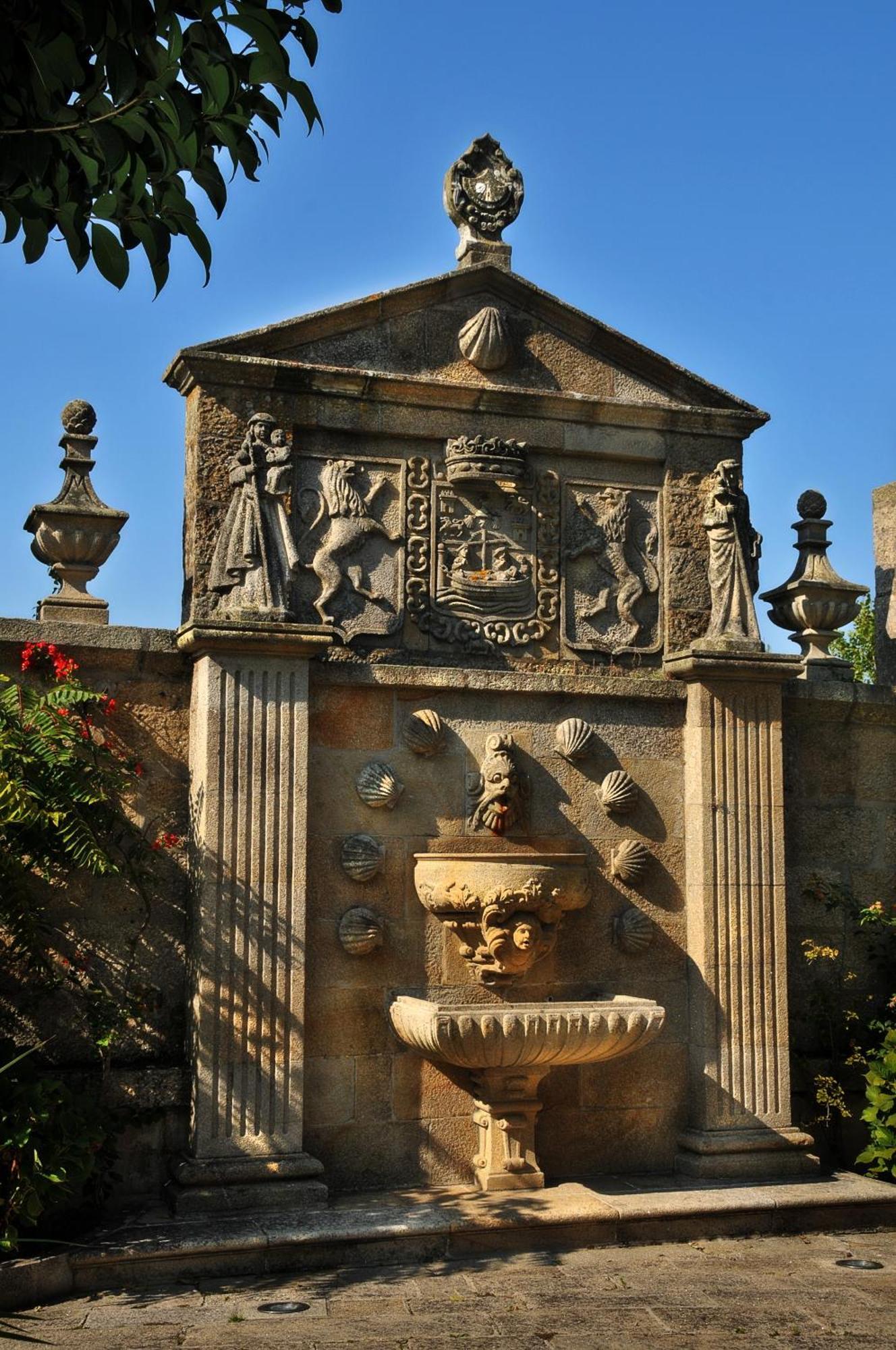 Pazo Los Escudos Hotel Spa & Resort Vigo Eksteriør bilde Fountain of the Dukes of Cadaval